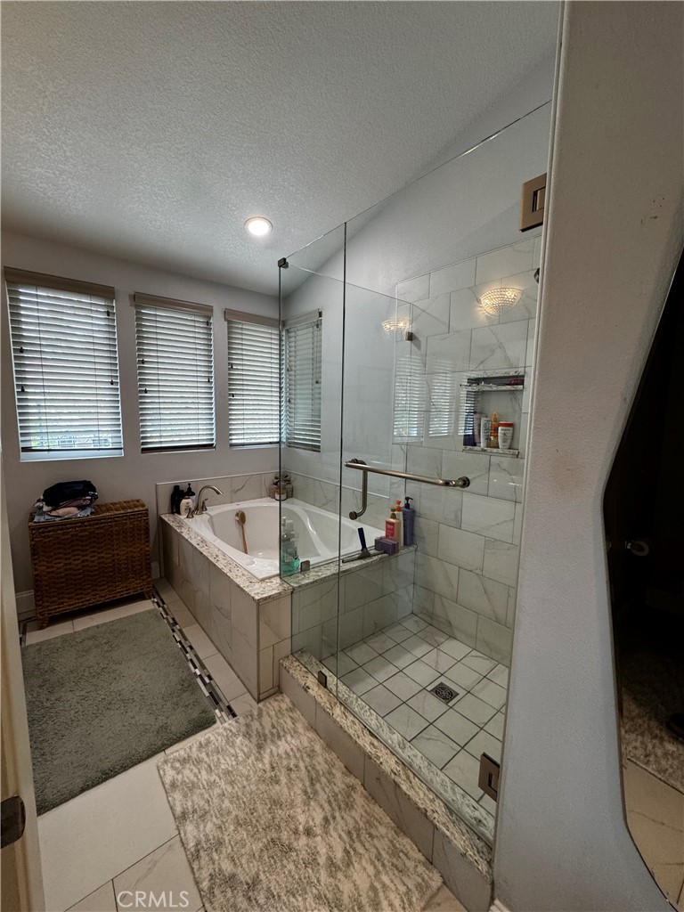 Los Paseos (LOPA) - Residential Lease