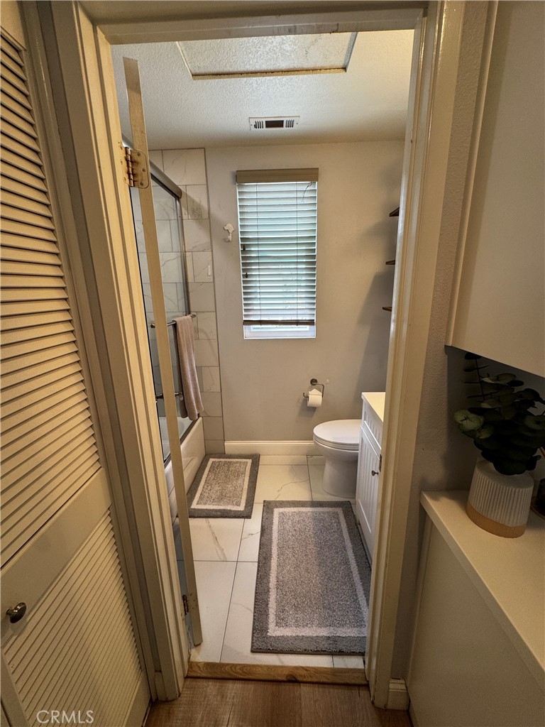 Los Paseos (LOPA) - Residential Lease