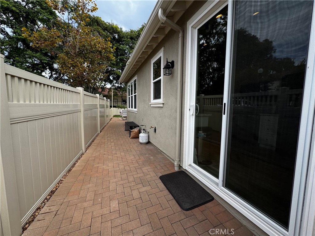 Los Paseos (LOPA) - Residential Lease