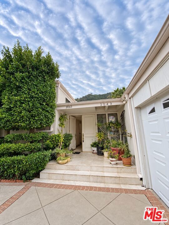 Photo of 2043 San Ysidro Drive, Beverly Hills, CA 90210 (MLS # 26998291)