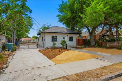 Photo of 939 W 8th ST, San Bernardino, CA 92411 (MLS # TR26176072)