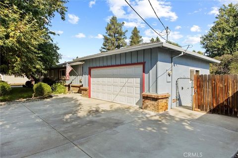 Photo of 618 N Plumas Street, Willows, CA 95988 (MLS # SN25233480)