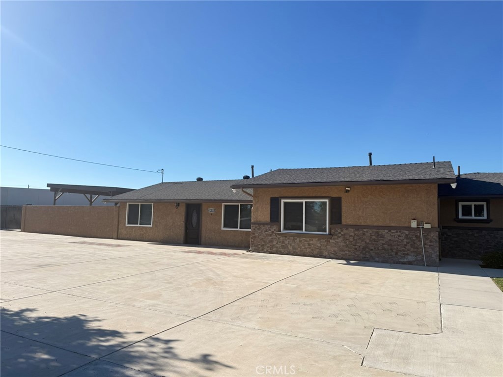 Rent includes Internet and trash. Water $30 per person, Gas $20 per person, Edison electronic $50 cent per kilowatt.