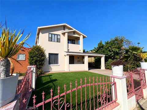 Photo of 533 W 113th ST, Los Angeles, CA 90044 (MLS # OC26213796)