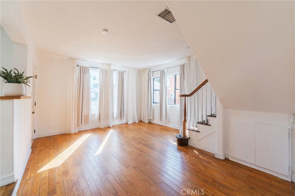 533 W 113th