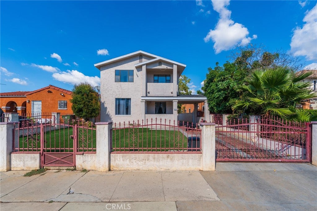 533 W 113th
