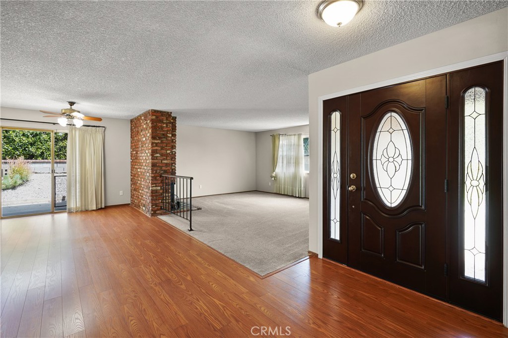 1085 Tamarack Avenue