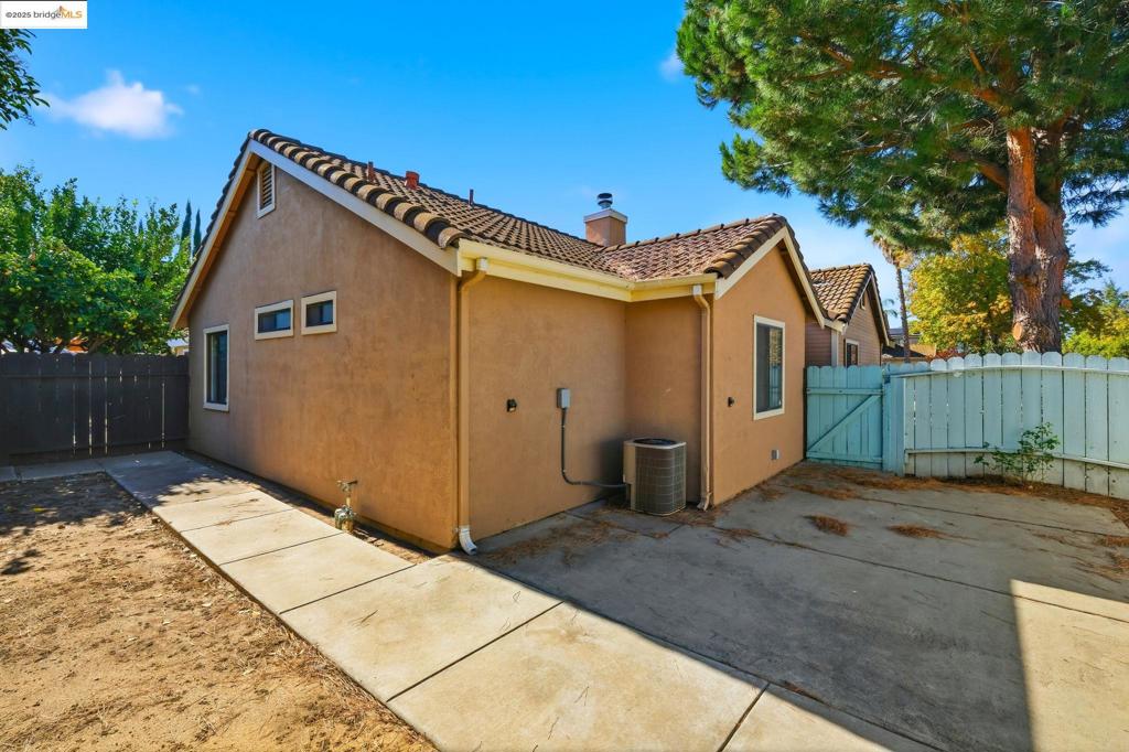 OAKLEY - Residential