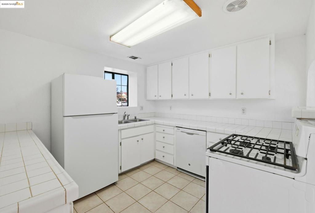 OAKLEY - Residential