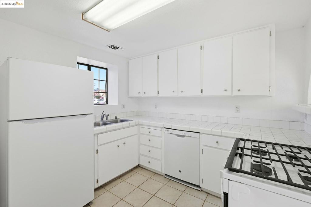 OAKLEY - Residential