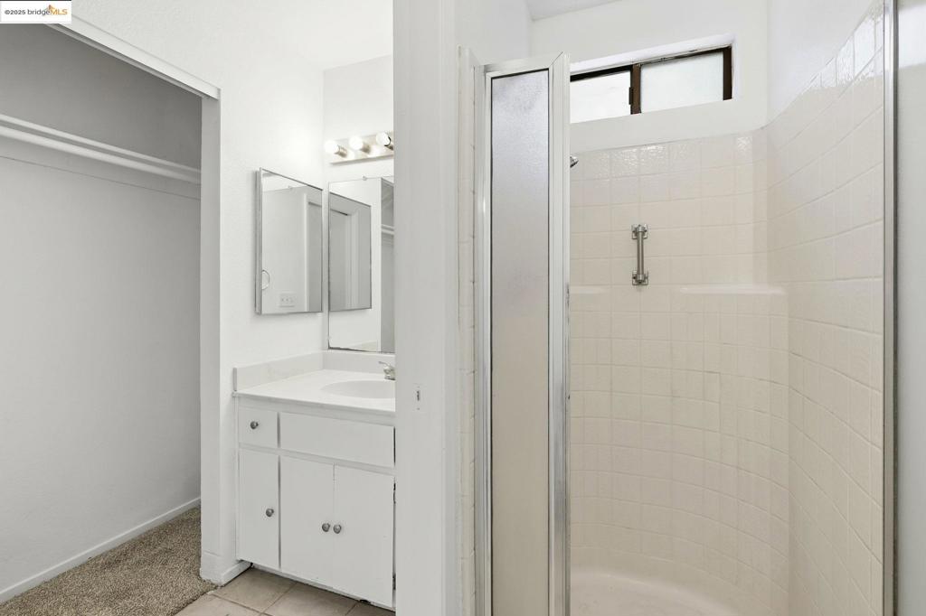 OAKLEY - Residential