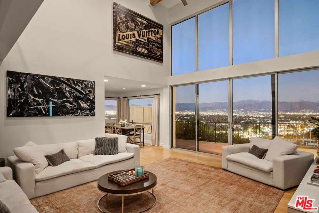 Photo of 3631 Sunswept Drive, Studio City, CA 91604 (MLS # 26634449)