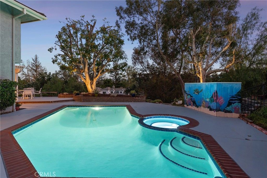 Photo of 24736 Eilat Street, Woodland Hills, CA 91367 (MLS # SR26074792)