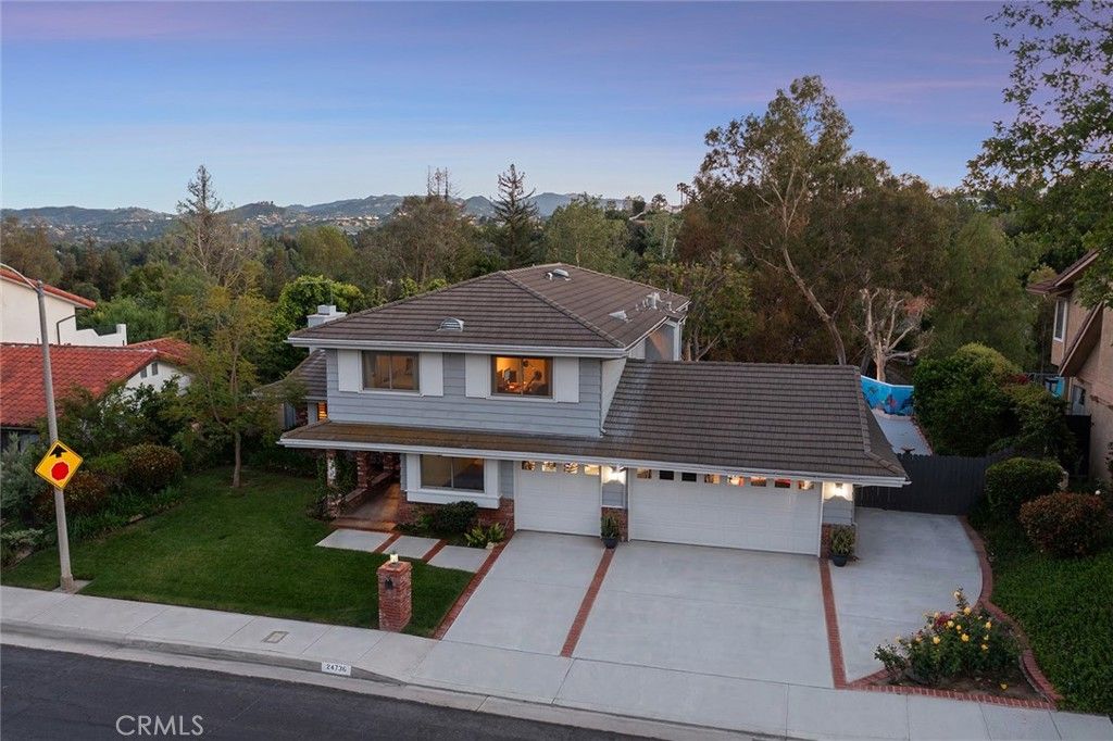 Photo of 24736 Eilat Street, Woodland Hills, CA 91367 (MLS # SR26074792)