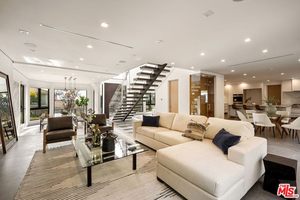 7911 Oceanus Drive