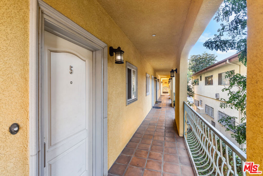 528 N Westmoreland Avenue 5