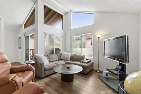 Photo of 423 Carnation Avenue #1/2, Corona Del Mar, CA 92625 (MLS # OC26065158)