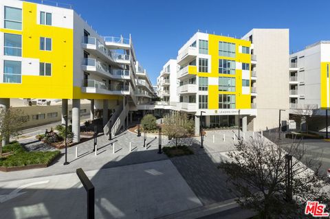 Photo of 2929 pennsylvania Avenue #436, Santa Monica, CA 90404 (MLS # 25594573)