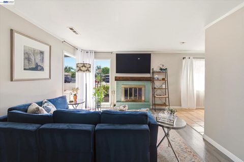 Photo of 442 JAMES ST St, Livermore, CA 94551 (MLS # 41131617)