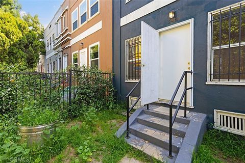 Photo of 248 Columbia, Los Angeles, CA 90026 (MLS # SR26060226)