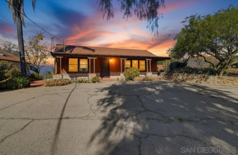 Photo of 602 Starbright Ln Ln, Alpine, CA 91901 (MLS # 250045506SD)