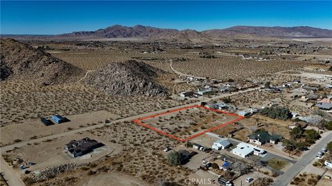 Photo of 728 Red Butte Road, Lucerne Valley, CA 92356 (MLS # HD25173831) Photo of 728 Red Butte Road, Lucerne Valley, CA 92356 (MLS # HD25173831)