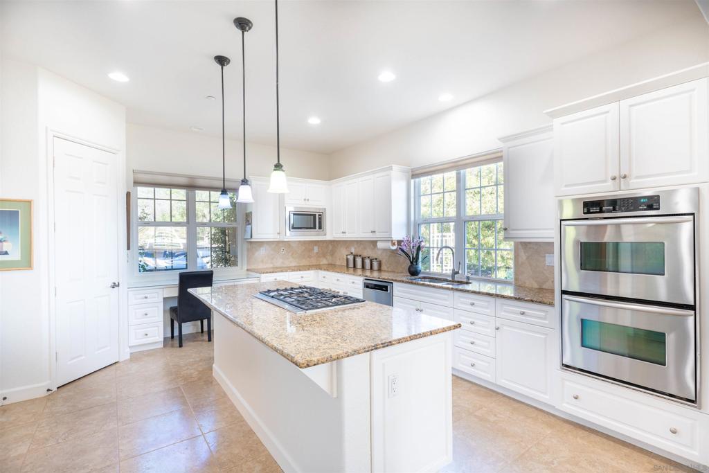 5034 Hill Ranch Dr
