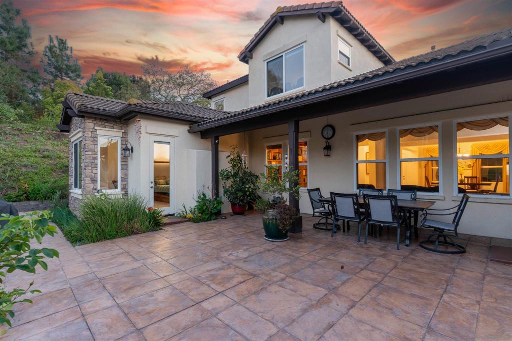 5034 Hill Ranch Dr