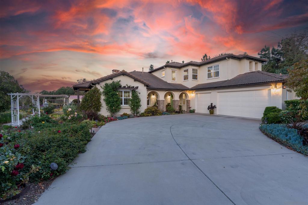 5034 Hill Ranch Dr