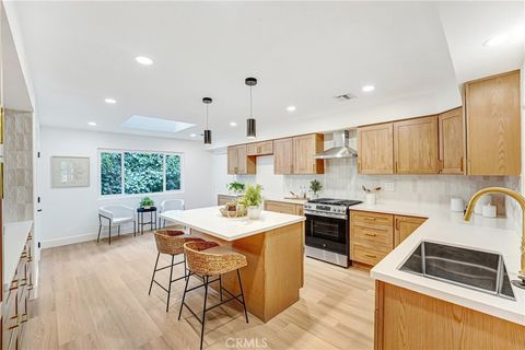 Photo of 22323 Miranda Street, Woodland Hills, CA 91367 (MLS # OC26115162)