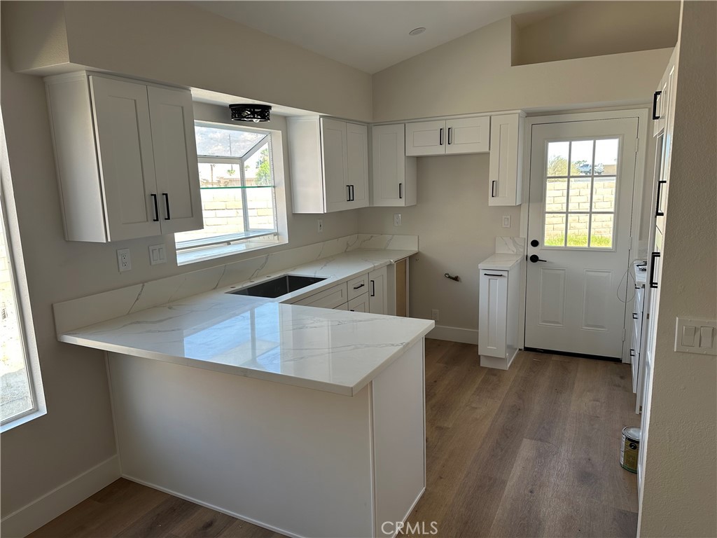 Welcome to your beautifully remodeled 3-bedroom, 2-bath home, thoughtfully updated to blend modern comfort with timeless style.
Step inside to a spacious open-concept layout filled with natural light, perfect for relaxing evenings or entertaining family and friends. The heart of the home is the brand-new kitchen, featuring sleek countertops, custom cabinetry, and all new black appliances—a dream for any home chef.
Both bathrooms have been refreshed with modern finishes, and each bedroom offers generous closet space and a fresh, inviting feel.
Outside, the private backyard is ready for gatherings, gardening, or quiet mornings with a cup of coffee.
With its stylish upgrades, move-in ready condition, and prime location, this home is a rare find that combines function, comfort, and elegance.
?? Key Highlights
Completely remodeled interior
3 spacious bedrooms & 2 updated baths
Brand-new kitchen with all new appliances
Open-concept living & dining spaces
Private backyard for entertaining or relaxation.