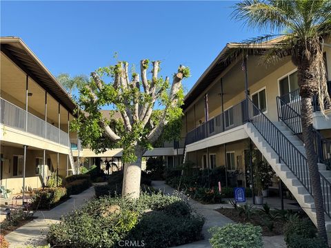 Photo of 554 S Barranca Ave Ave, Covina, CA 91723 (MLS # CV26013794)