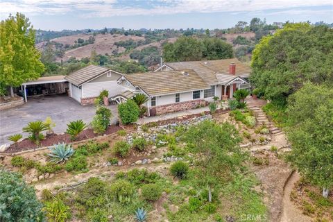 1187 Via Encinos Fallbrook CA 92028