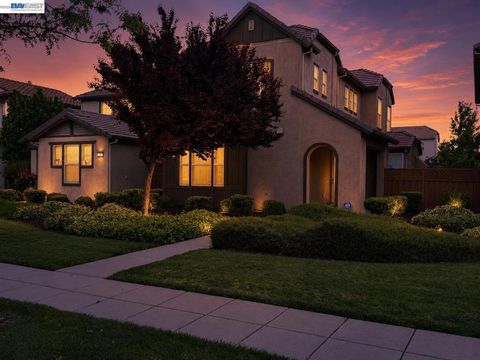 Photo of 277 W Saint Francis Ave, Mountain House, CA 95391 (MLS # 41138074)