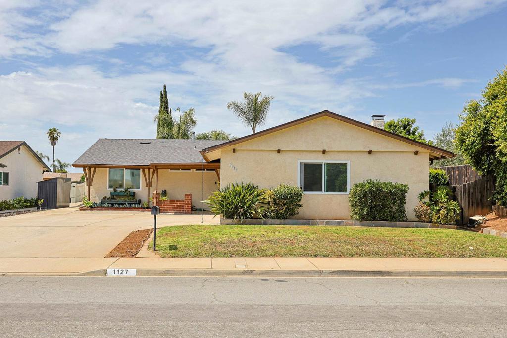 1127 Paula Way