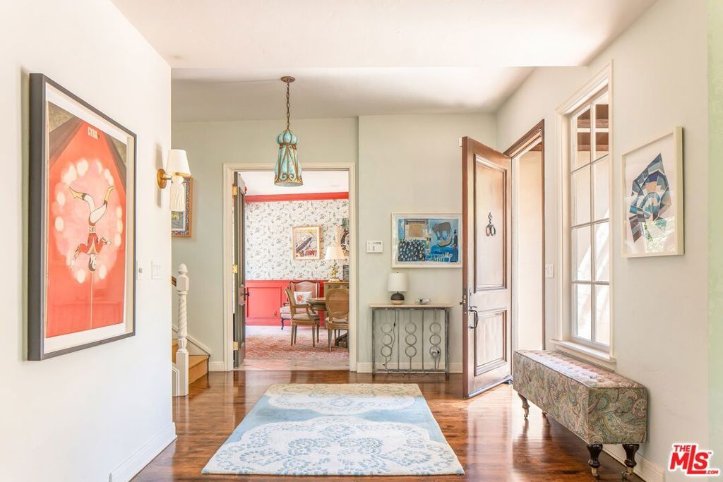 Photo of 11982 Brentridge Lane, Los Angeles, CA 90049 (MLS # 25601863)