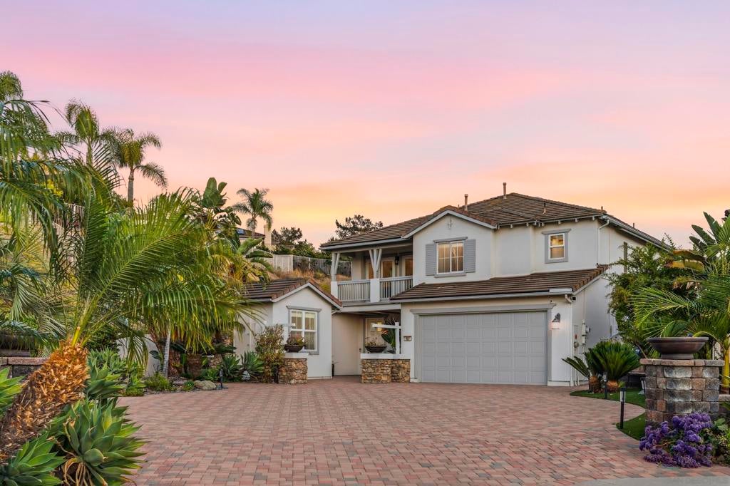 851 Shadow Ridge Pl