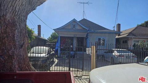 Photo of 462 E 32nd Street, Los Angeles, CA 90011 (MLS # 25588537)