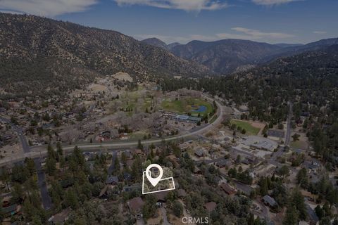 Photo of 16600 Oakwood Way, Pine Mountain Club, CA 93222 (MLS # SR25086030)