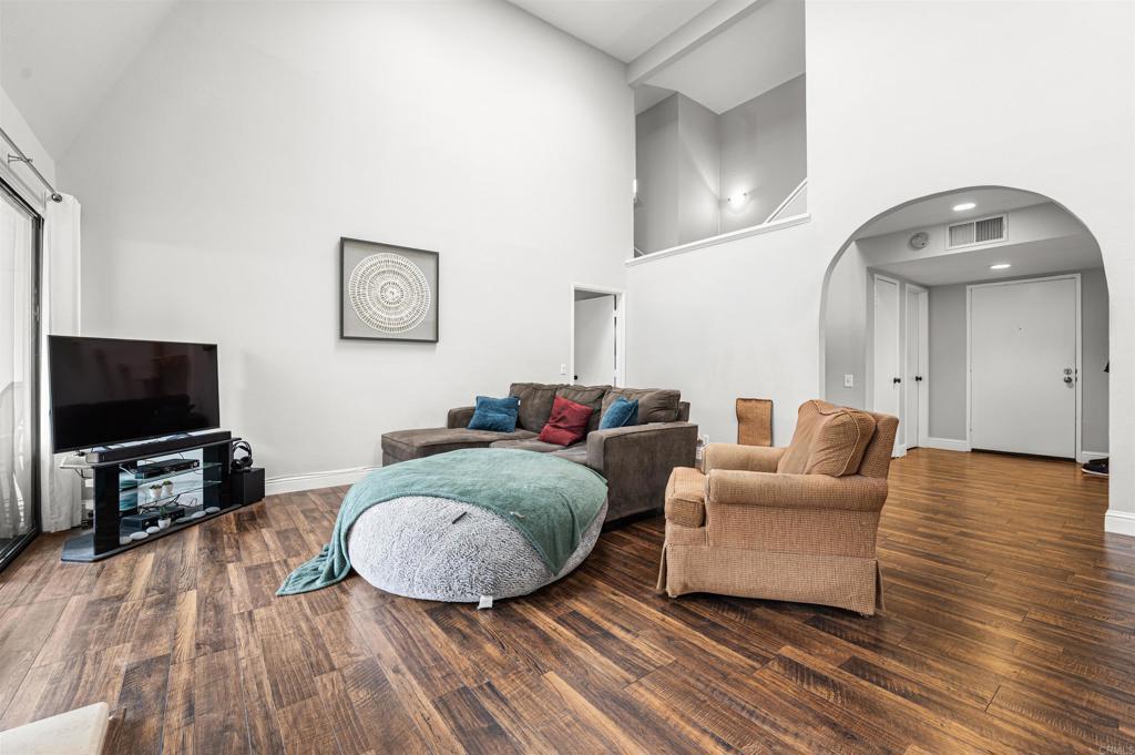 2537 Navarra Drive 9B