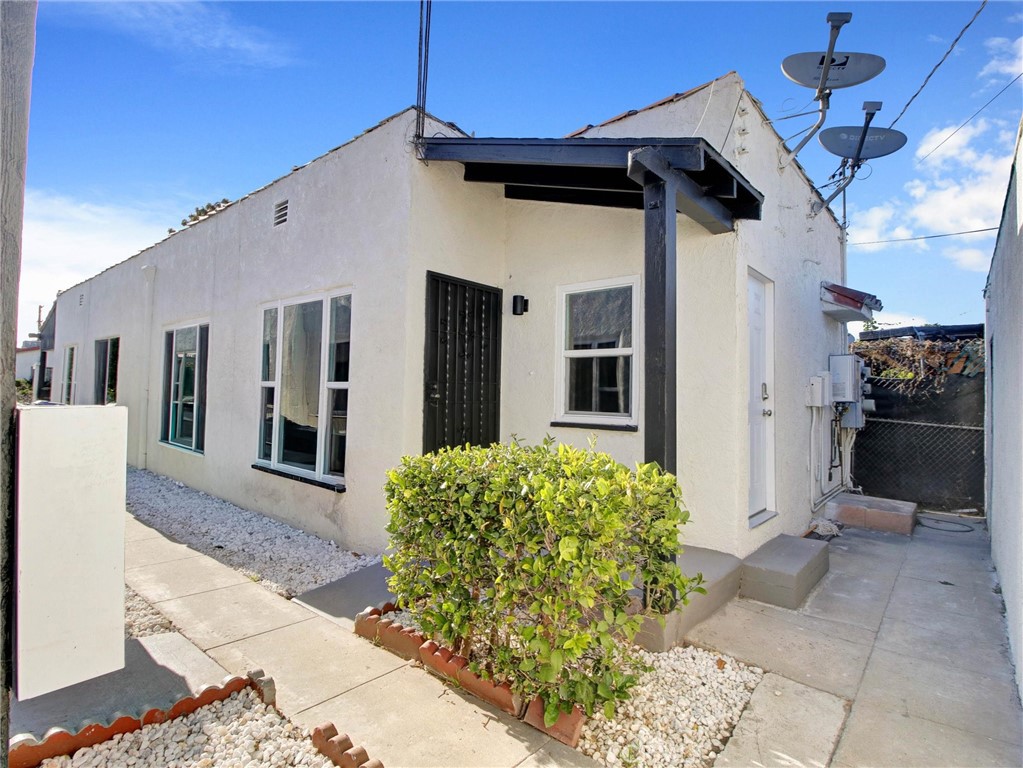 6428 S Van Ness