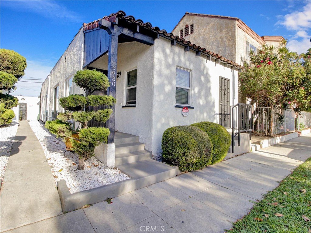 6428 S Van Ness