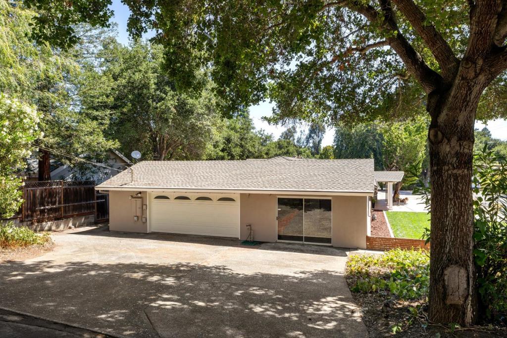 880 Moana Court