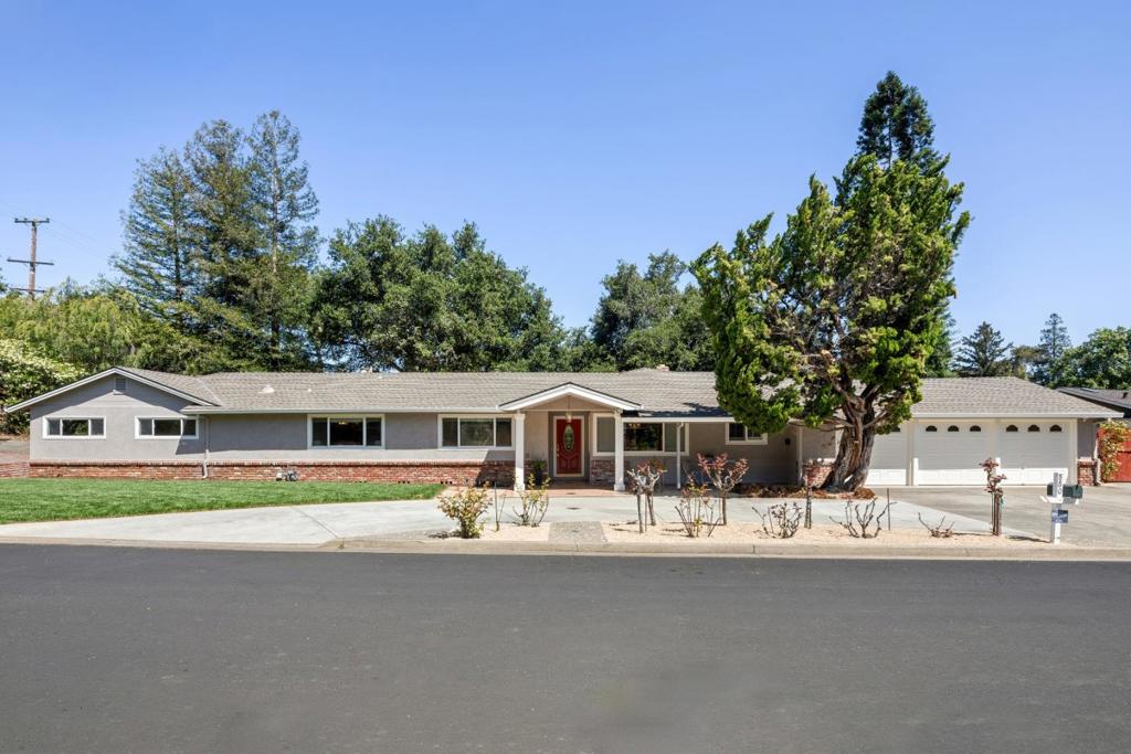 880 Moana Court