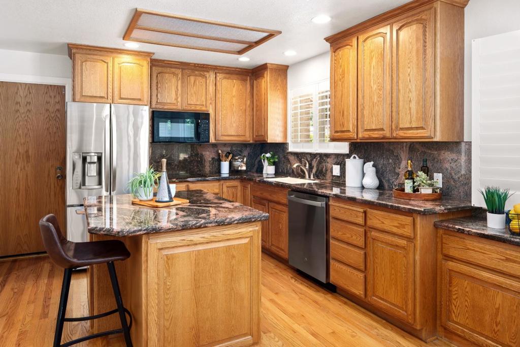 880 Moana Court