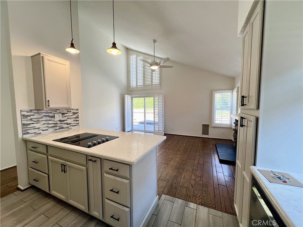 6 Descanso, Irvine CA 92620 - Photo 12