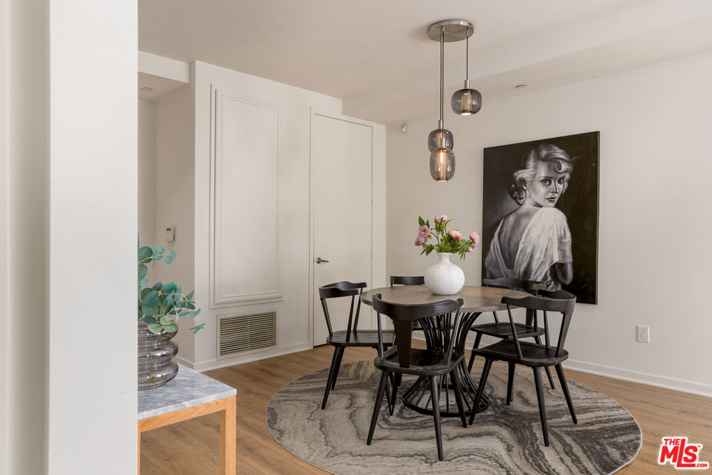 Properties 3 637 S Fairfax Avenue 202