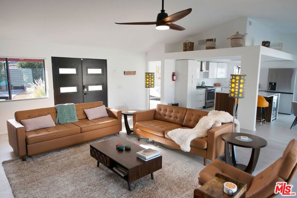 300 W Pico Road