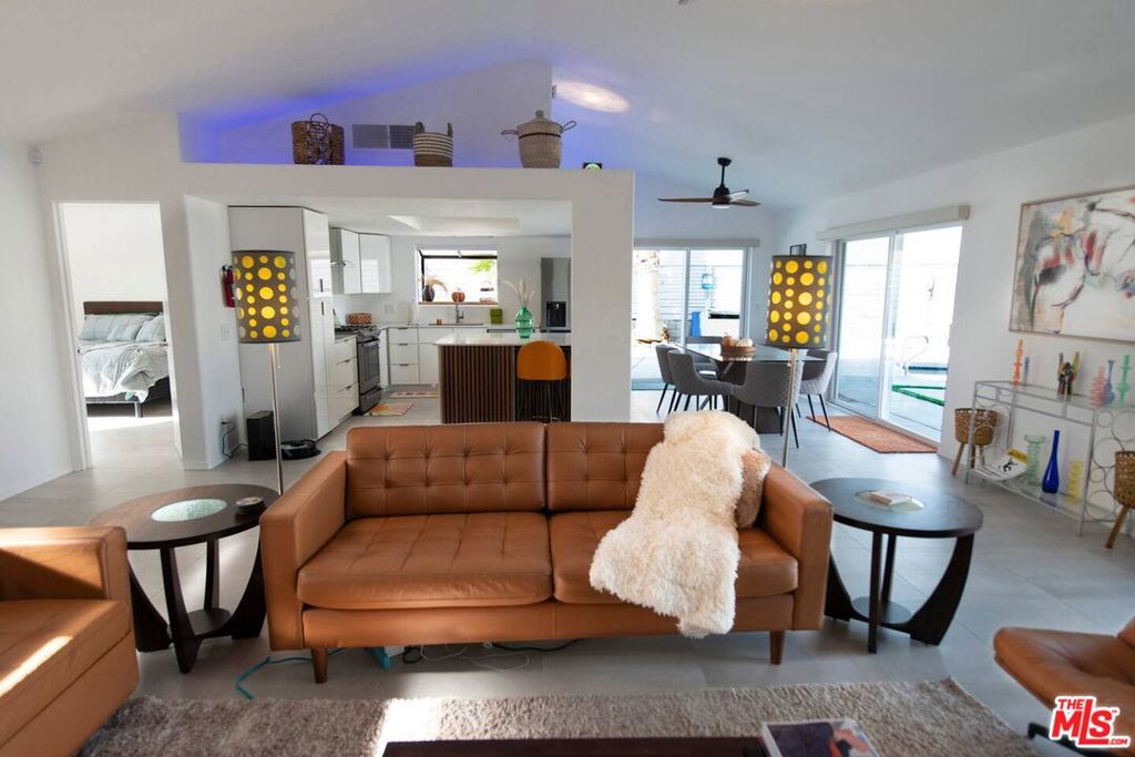 300 W Pico Road