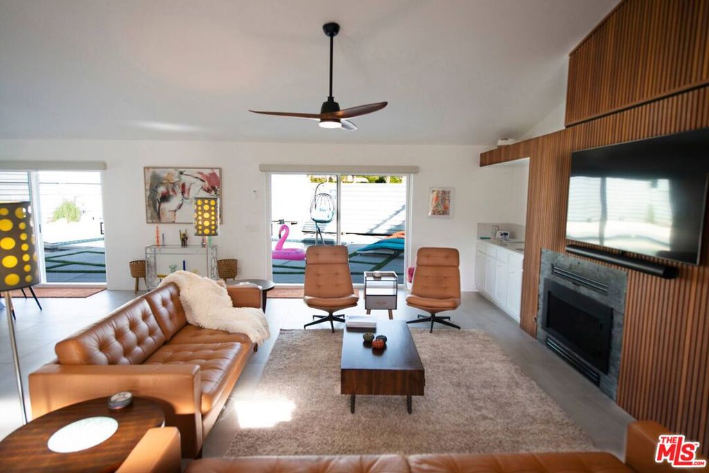 300 W Pico Road